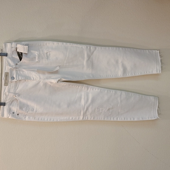 Liverpool Avery Crop in Atrium White with destruction - Picture 4 of 16